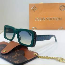 Picture of Louis Vuitton Sunglasses _SKUfw76300407fw